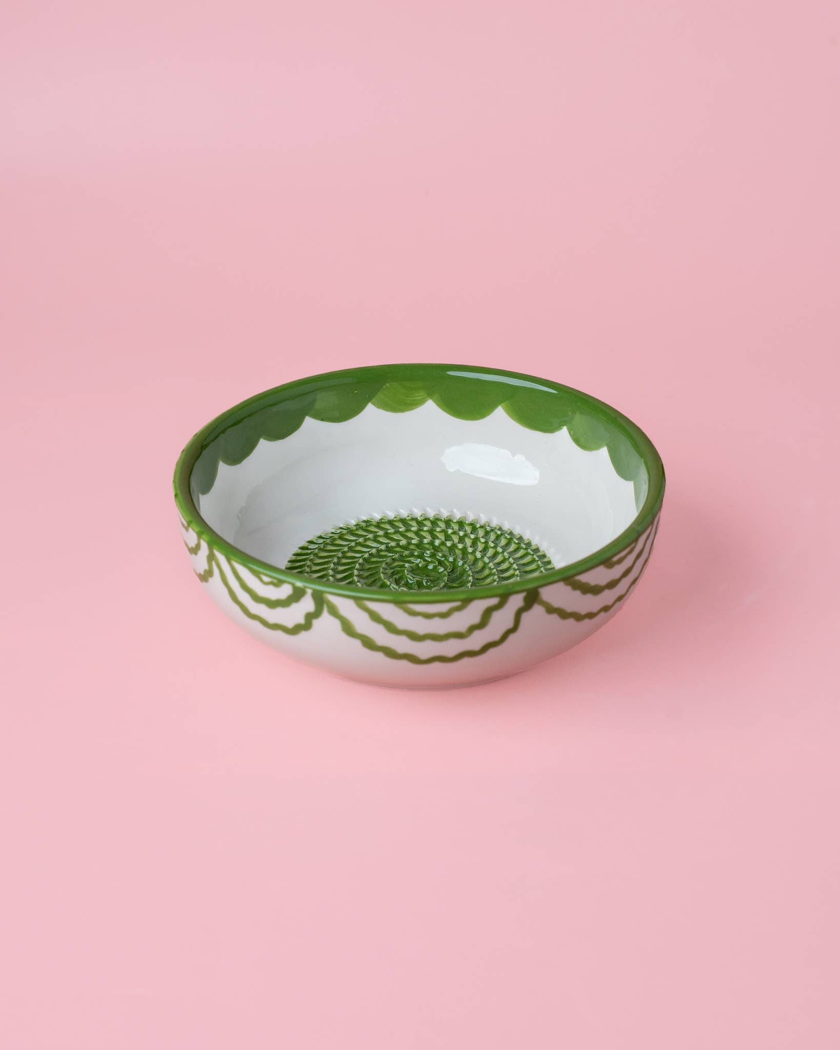 Средна керамична чинийка-ренде Есмералда