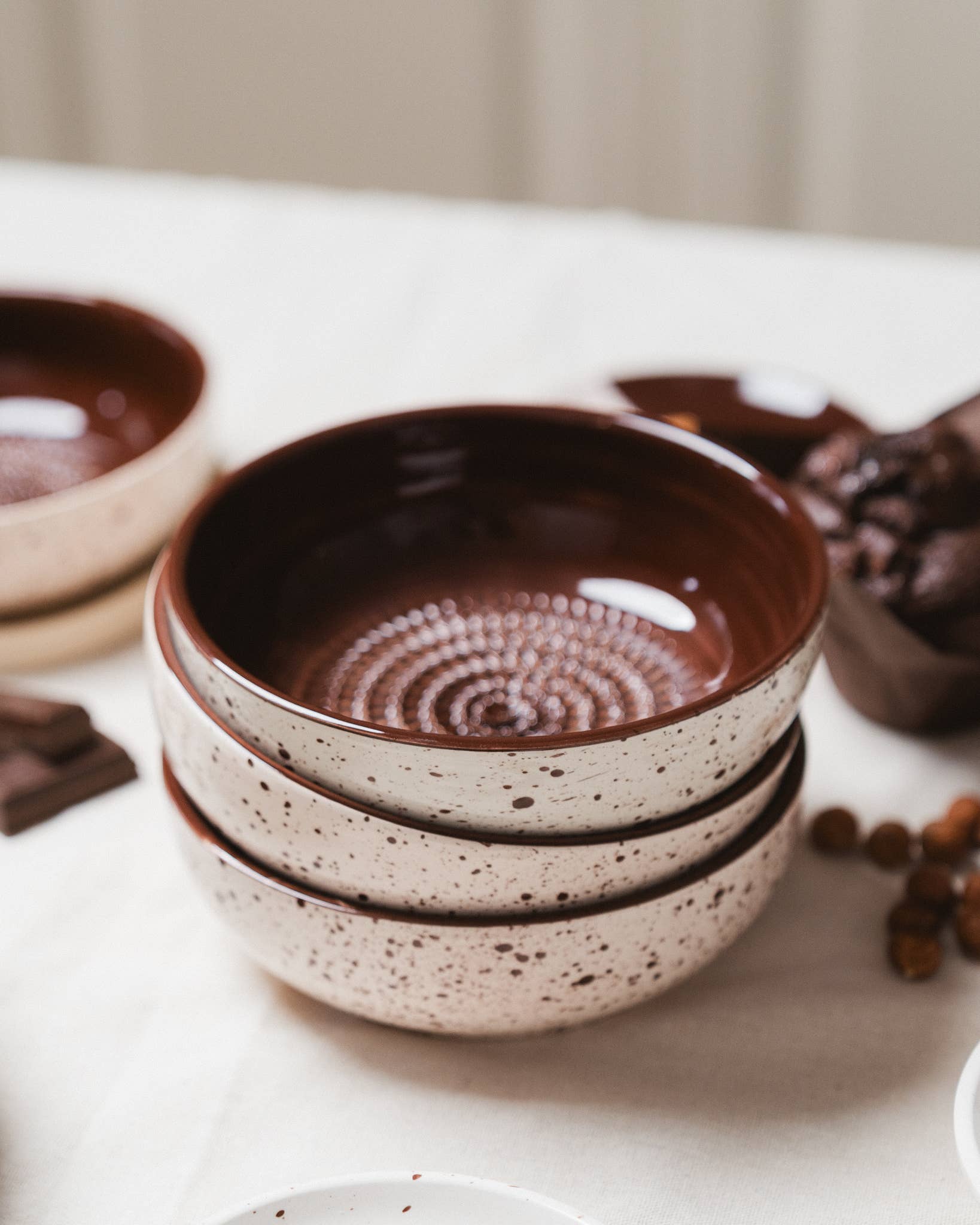 Средна керамична чинийка-ренде Брауни