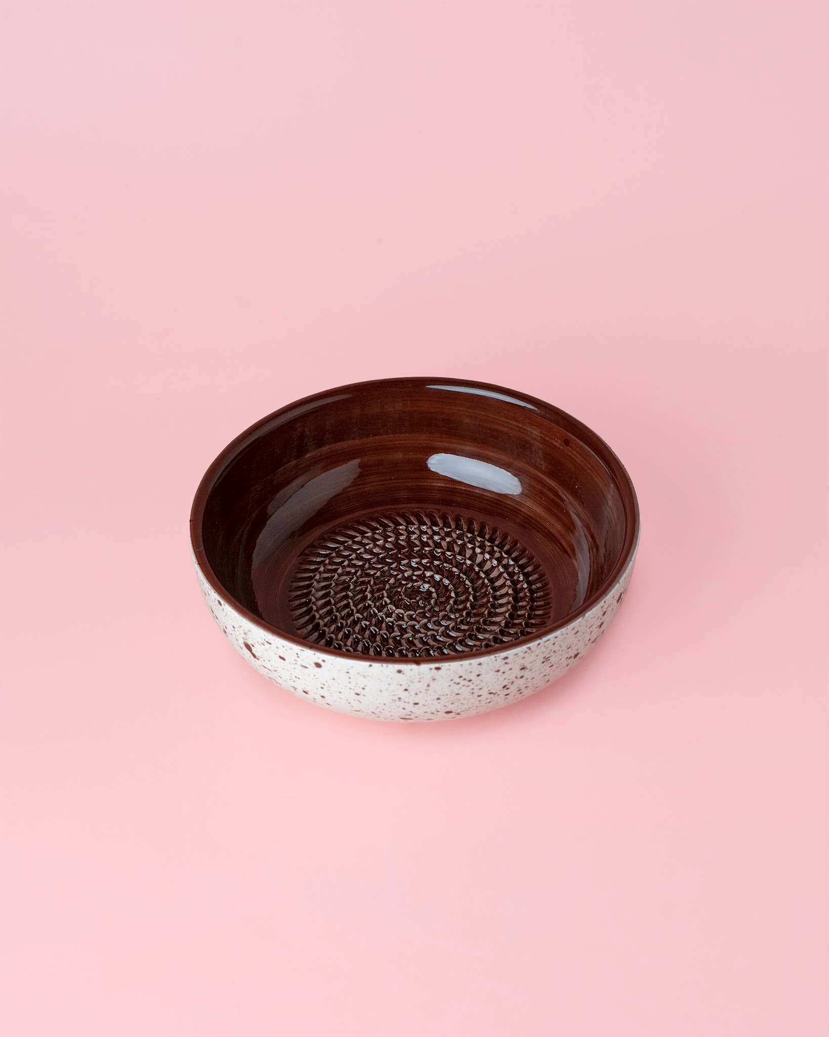 Средна керамична чинийка-ренде Брауни